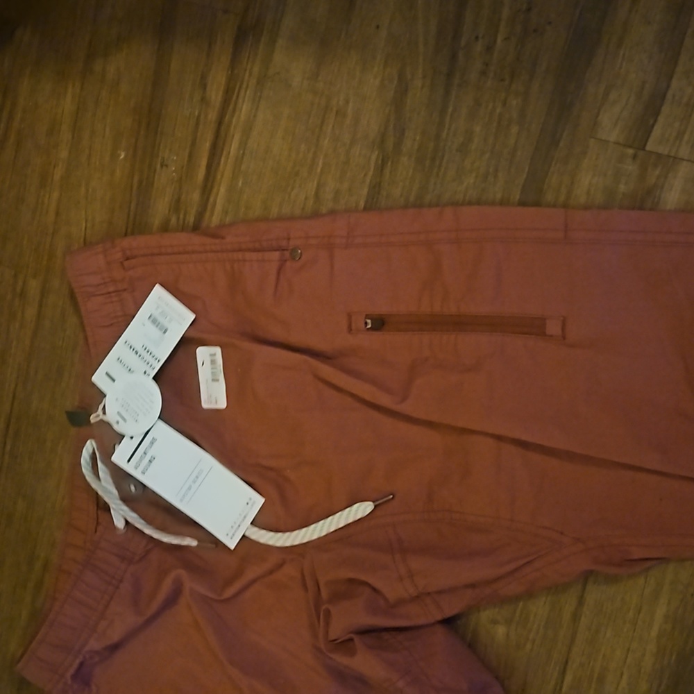 NWT Men's "Vuori Ripstop Climber Pant" in "Red Clay" Color. & in Various Sizes. - Picture 4 of 5